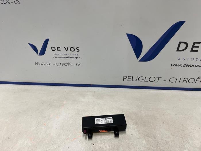 Używane Interfejs telefoniczny Peugeot 5008 I (0A/0E) 1.6 HDiF 16V Cena € 160,00 Procedura marży oferowane przez De Vos Onderdelen
