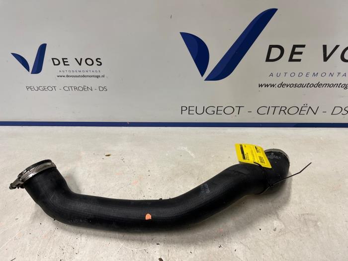Gebrauchte Intercooler Schlauch Peugeot 508 (F3/FB/FH/FP) 1.6 16V THP 165 Preis € 35,00 Margenregelung angeboten von De Vos Onderdelen