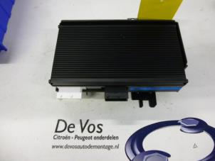 Used Radio amplifier Peugeot 407 (6C/J) 2.7 HDi V6 24V Price € 90,00 Margin scheme offered by De Vos Autodemontagebedrijf