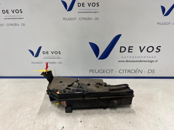 DPF fluid tank