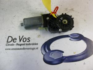 Used Tailgate motor Peugeot 307 CC (3B) 2.0 16V Price € 45,00 Margin scheme offered by De Vos Autodemontagebedrijf