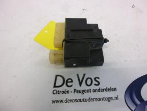 Used Relay Peugeot Partner Tepee (7A/B/C/D/E/F/G/J/P/S) 1.6 HDI 75 16V Phase 1 Price € 15,00 Margin scheme offered by De Vos Autodemontagebedrijf
