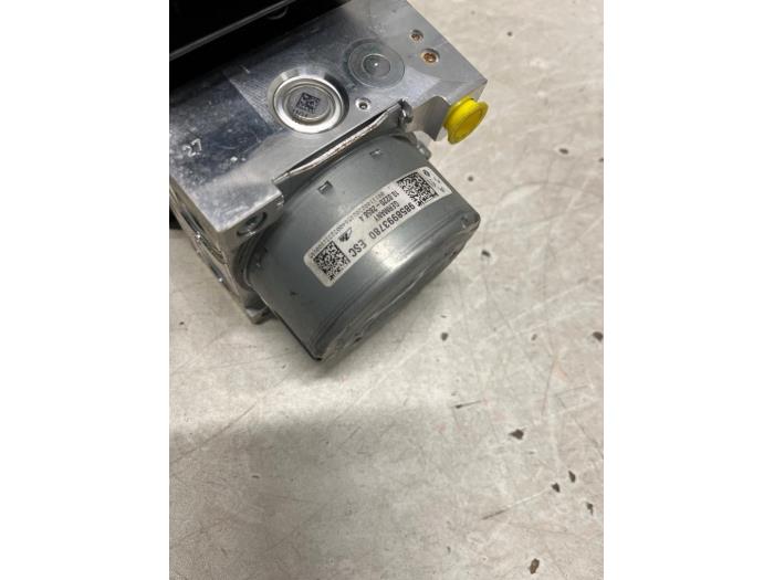 ABS Pumpe van een Peugeot 2008 (UD/UK/UR/US/UX) 1.2 VTi 12V PureTech 130 2024