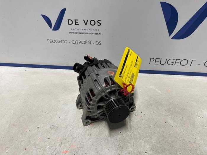 Usagé Dynamo Peugeot 2008 (UD/UK/UR/US/UX) 1.2 VTi 12V PureTech 130 Prix € 100,00 Règlement à la marge proposé par De Vos Onderdelen