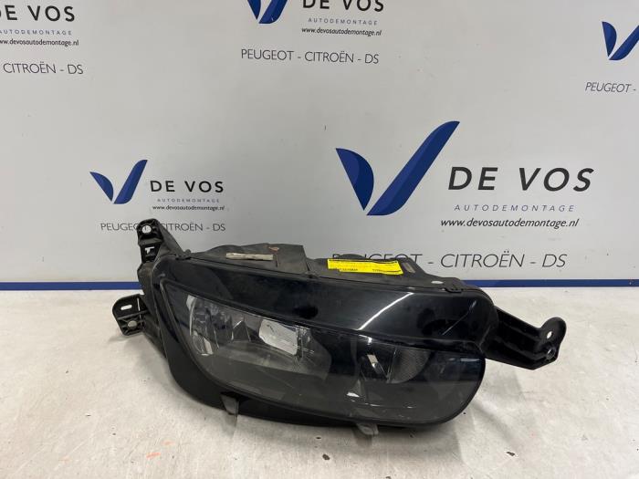 Używane Reflektor prawy Citroen C4 Picasso (3D/3E) 1.6 e-HDi 115 Cena € 275,00 Procedura marży oferowane przez De Vos Onderdelen