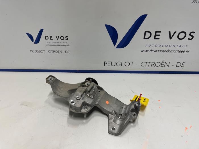 Usagé Support dynamo bas DS Automobiles DS 4 1.6 16V E-Tense 225 Prix € 55,00 Règlement à la marge proposé par De Vos Onderdelen