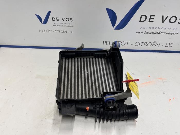 Usagé Intercooler Opel Grandland (X) 1.6 Turbo 16V Hybrid Prix € 160,00 Règlement à la marge proposé par De Vos Onderdelen