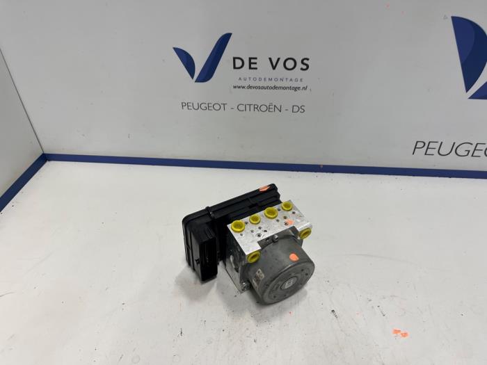 Usagé Bloc ABS Citroen C4 Berline (BA/BB/BC) 1.2 Hybrid 136 Prix € 350,00 Règlement à la marge proposé par De Vos Onderdelen