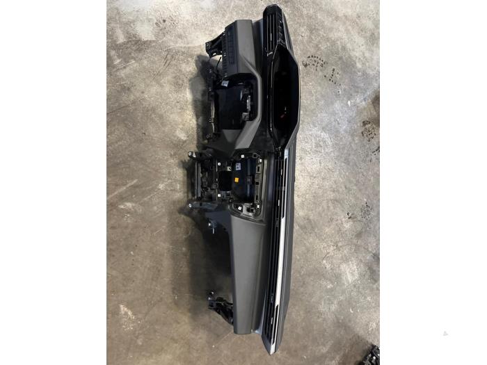 Usados Salpicadero Peugeot 408 1.2 12V Hybrid 136 Precio € 605,00 IVA incluido ofrecido por De Vos Onderdelen