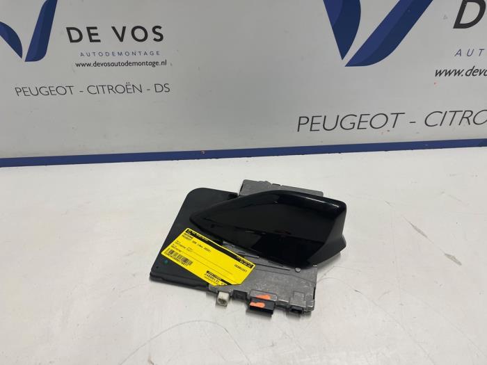 Używane Antena Peugeot 308 (F3/FB/FH/FM/FP) 1.5 Blue HDi 130 16V Cena € 275,00 Procedura marży oferowane przez De Vos Onderdelen