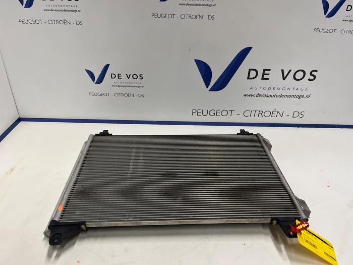 Usagé Radiateur clim Opel Corsa F (UB/UH/UP) 1.2 Turbo 12V 100 Prix € 160,00 Règlement à la marge proposé par De Vos Onderdelen