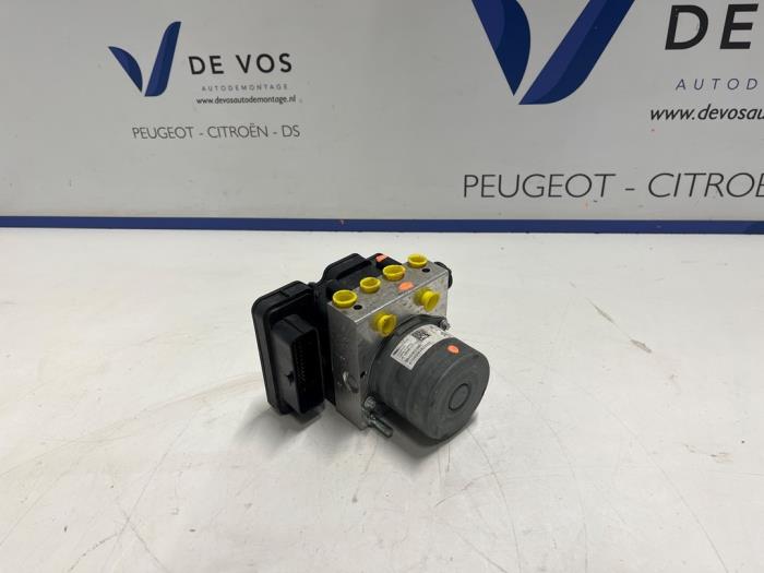 Begagnade ABS-pump Peugeot Expert (V1/VA/VB/VE/VF/VT/VY) 1.5 BlueHDi 100 Pris € 350,00 Marginaltabell erbjuds av De Vos Onderdelen