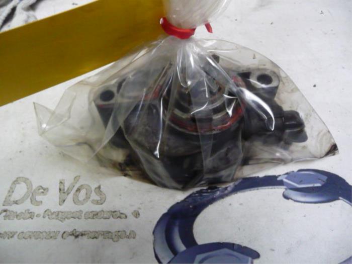 Brake servo vacuum pump from a Peugeot 307 2006