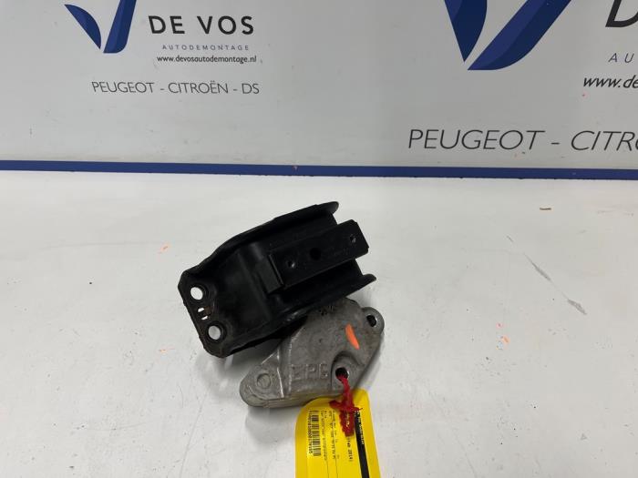Usagé Support moteur Peugeot RCZ (4J) 1.6 16V THP R Prix € 90,00 Règlement à la marge proposé par De Vos Onderdelen