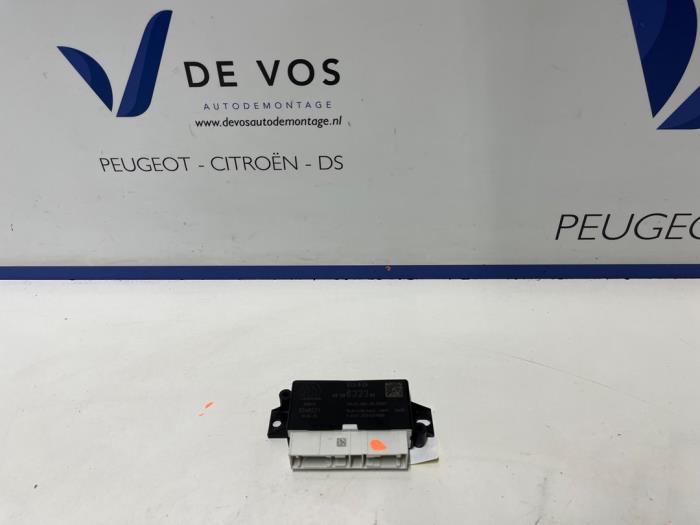 Begagnade PDC-modul Peugeot 208 II (UB/UH/UP) 1.2 Hybrid 136 Pris € 45,00 Marginaltabell erbjuds av De Vos Onderdelen