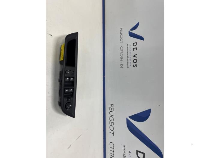 Usados Interruptor combinado de ventanillas Citroen C3 (CB/CC) 1.2 PureTech 100 Precio € 65,00 Norma de margen ofrecido por De Vos Onderdelen