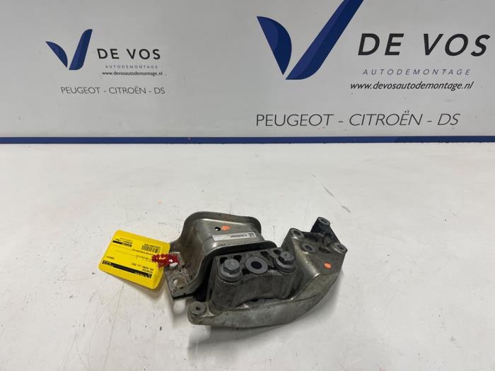 Gebrauchte Motorlager Opel Movano 2.2 D 140 Preis € 80,00 Margenregelung angeboten von De Vos Onderdelen