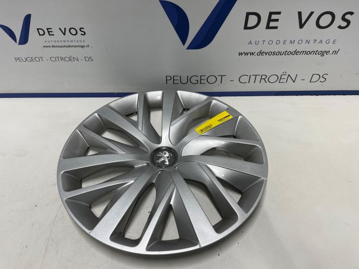 Używane Kolpak Peugeot 308 SW (L4/L9/LC/LJ/LR) 1.2 12V e-THP PureTech 110 Cena € 25,00 Procedura marży oferowane przez De Vos Onderdelen