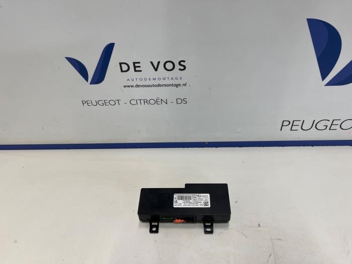 Używane Interfejs telefoniczny Peugeot 2008 (UD/UK/UR/US/UX) 1.2 VTi 12V PureTech 100 Cena € 160,00 Procedura marży oferowane przez De Vos Onderdelen