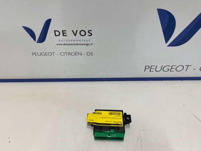 Begagnade PDC-modul Peugeot 5008 II (M4/MC/MJ/MR) 2.0 BlueHDi 150 16V Pris € 80,00 Marginaltabell erbjuds av De Vos Onderdelen