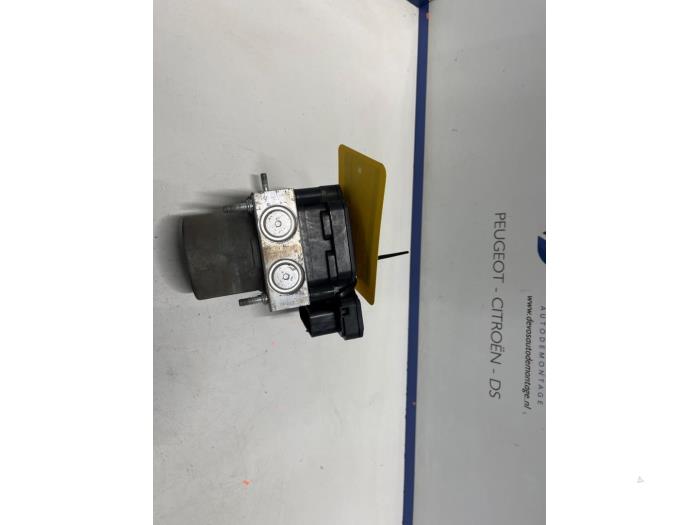 Begagnade ABS-pump Peugeot Boxer (U9) 2.0 BlueHDi 130 Pris € 350,00 Marginaltabell erbjuds av De Vos Onderdelen