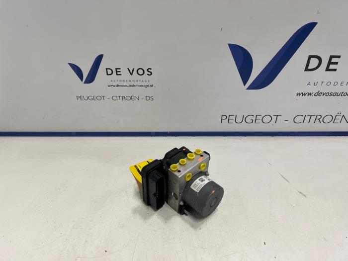Begagnade ABS-pump Peugeot 308 (L3/L8/LB/LH/LP) 1.2 12V e-THP PureTech 130 Pris € 160,00 Marginaltabell erbjuds av De Vos Onderdelen
