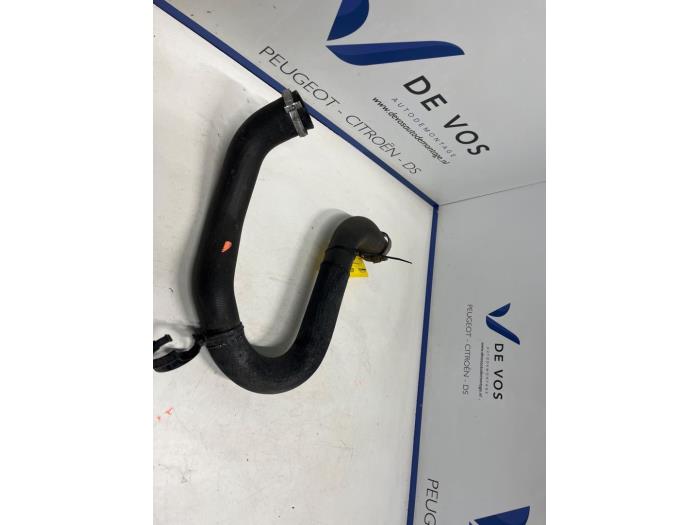 Gebrauchte Intercooler Schlauch Citroen Jumpy 1.5 Blue HDi 100 Preis € 55,00 Margenregelung angeboten von De Vos Onderdelen