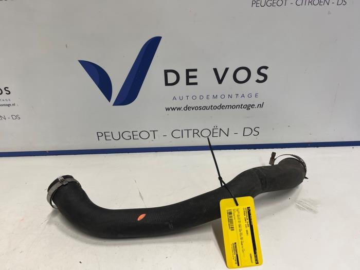 Gebrauchte Intercooler Schlauch Citroen Jumpy 1.5 Blue HDi 100 Preis € 55,00 Margenregelung angeboten von De Vos Onderdelen
