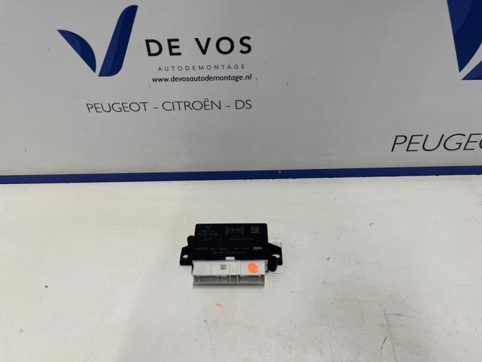 Begagnade PDC-modul Citroen C4 Cactus (0B/0P) 1.2 PureTech 110 12V Pris € 80,00 Marginaltabell erbjuds av De Vos Onderdelen