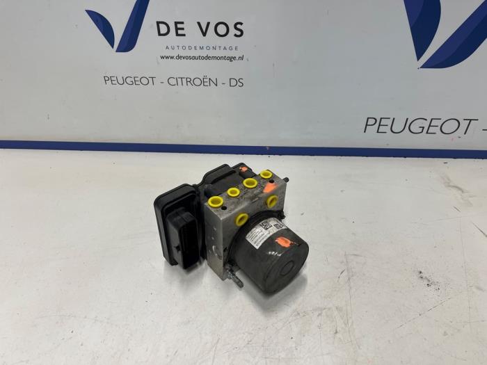 Begagnade ABS-pump Citroen C4 Cactus (0B/0P) 1.2 PureTech 110 12V Pris € 250,00 Marginaltabell erbjuds av De Vos Onderdelen