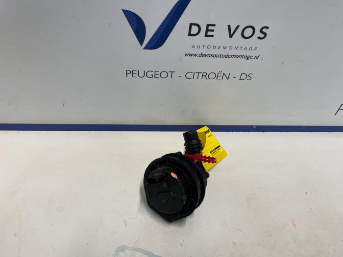 Begagnade Extra vattenpump Opel Combo Life/Tour Combo-e, Electric Pris € 30,00 Marginaltabell erbjuds av De Vos Onderdelen