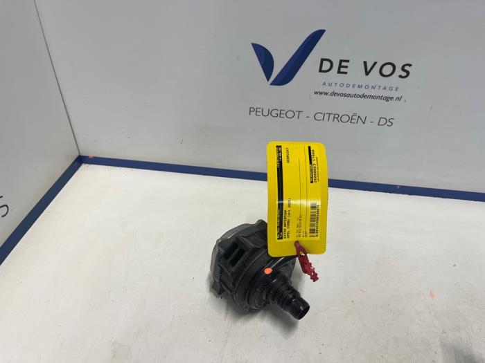 Begagnade Extra vattenpump Opel Combo Life/Tour Combo-e, Electric Pris € 70,00 Marginaltabell erbjuds av De Vos Onderdelen