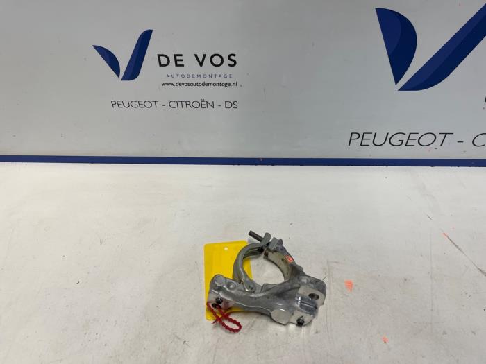 Used Engine mount Opel Combo Life/Tour Combo-e, Electric Price € 25,00 Margin scheme offered by De Vos Onderdelen