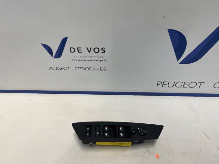 Usados Interruptor combinado de ventanillas Peugeot 408 Precio € 90,00 Norma de margen ofrecido por De Vos Onderdelen
