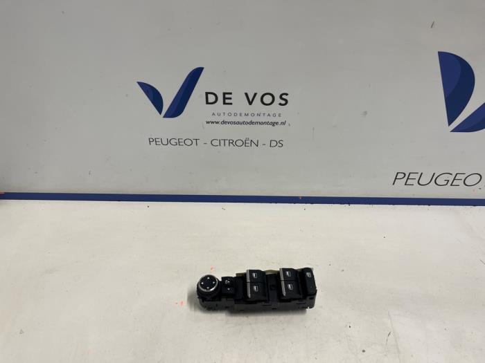 Usados Interruptor combinado de ventanillas Peugeot 408 1.6 16V HYbrid 225 Precio € 115,00 Norma de margen ofrecido por De Vos Onderdelen