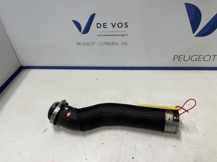 Gebrauchte Intercooler Schlauch DS Automobiles DS 7 1.6 16V E-Tense 300 4x4 Preis € 70,00 Margenregelung angeboten von De Vos Onderdelen