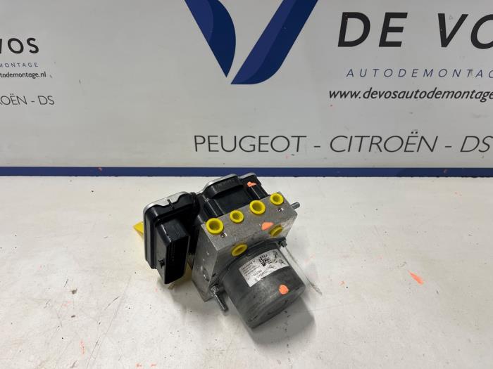 Begagnade ABS-pump Citroen C5 Aircross I (A4/AC/AJ/AR) 1.6 Hybrid 225 16V Pris € 450,00 Marginaltabell erbjuds av De Vos Onderdelen