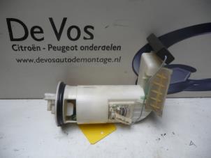 Używane Elektryczna pompa paliwa Citroen Saxo 1.1i X,SX Cena € 45,00 Procedura marży oferowane przez De Vos Autodemontagebedrijf