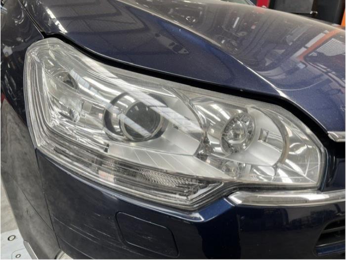 Używane Reflektor prawy Citroen C5 III Berline (RD) 3.0 V6 24V Autom. Cena € 450,00 Procedura marży oferowane przez De Vos Onderdelen