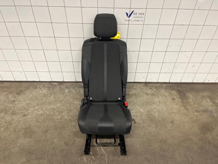 Gebrauchte Fotel tylny Peugeot 5008 II (M4/MC/MJ/MR) 1.2 12V e-THP PureTech 130 Preis € 350,00 Margenregelung angeboten von De Vos Onderdelen