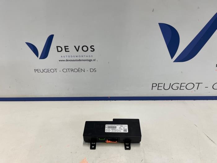 Używane Interfejs telefoniczny Citroen C5 Aircross I (A4/AC/AJ/AR) 1.2 e-THP PureTech 130 Cena € 160,00 Procedura marży oferowane przez De Vos Onderdelen