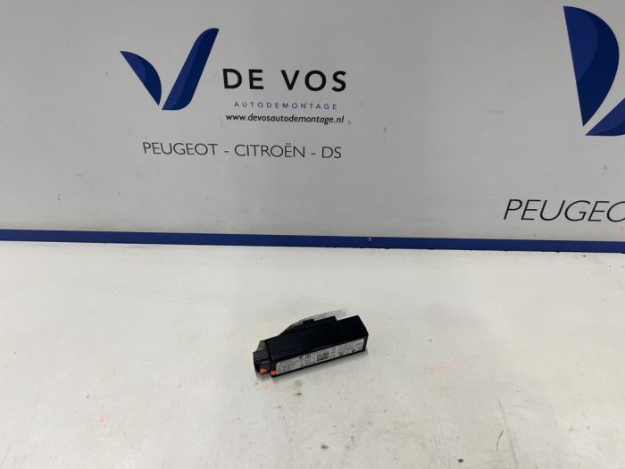 Usagé Divers Peugeot 208 II (UB/UH/UP) 1.2 Vti 12V PureTech 100 Prix € 20,00 Règlement à la marge proposé par De Vos Onderdelen