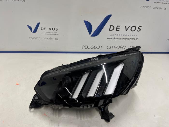 Gebrauchte Scheinwerfer links Peugeot 2008 (UD/UK/UR/US/UX) e-2008 50 kWh Preis € 700,00 Margenregelung angeboten von De Vos Onderdelen