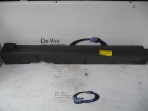 Używane Belka boczna lewa Citroen C6 (TD) 2.7 HDiF V6 24V Cena € 55,00 Procedura marży oferowane przez De Vos Autodemontagebedrijf