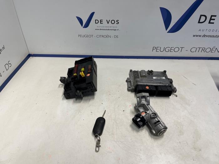 Used Engine management computer Citroen Jumper (U9) 2.2 Blue HDi 140 Price € 350,00 Margin scheme offered by De Vos Onderdelen