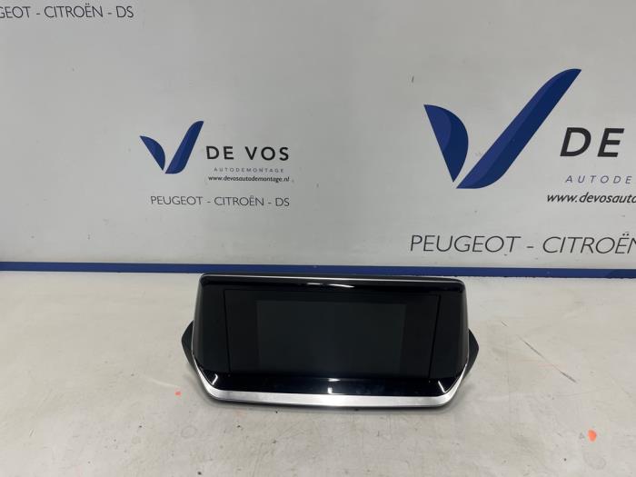 Begagnade Innerdisplay Peugeot 208 II (UB/UH/UP) e-208 50 kWh Pris € 135,00 Marginaltabell erbjuds av De Vos Onderdelen