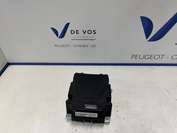Gebrauchte Frontscheibenanzeige Peugeot 508 (8D) 2.0 Hybrid4 16V Preis € 250,00 Margenregelung angeboten von De Vos Onderdelen