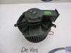 Motor de ventilador de calefactor de un Peugeot 206 (2A/C/H/J/S), 1998 / 2012 1.6 16V, Hatchback, Gasolina, 1.587cc, 80kW (109pk), FWD, TU5JP4; NFU, 2000-07 / 2009-04, 2ANFU; 2CNFU; 2HNFU; 2JNFU 2003