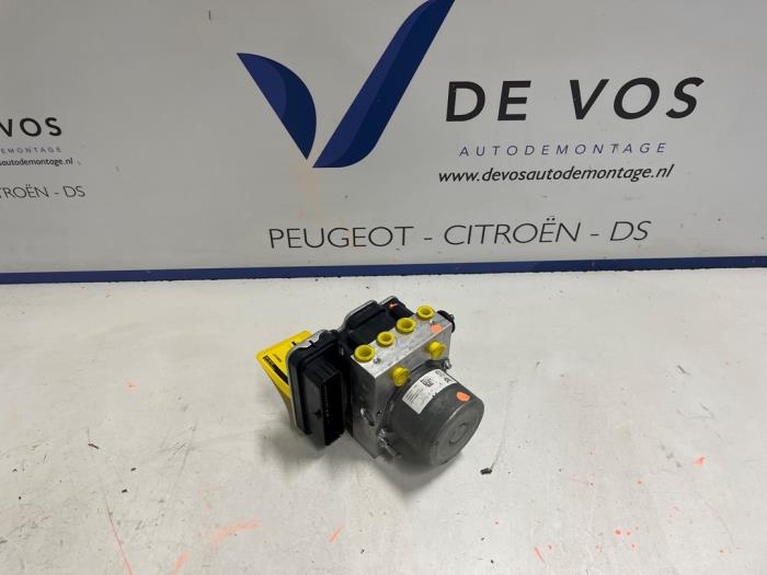 Begagnade ABS-pump Opel Astra L Sports Tourer (F4/FC/FN/FR) 1.6 Plug-in Hybrid Turbo 16V Pris på förfrågan erbjuds av De Vos Onderdelen