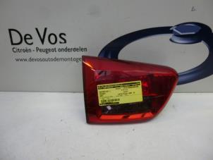Używane Tylne swiatlo pozycyjne lewe Peugeot 4007 (VU/VV) 2.2 HDiF 16V Cena € 70,00 Procedura marży oferowane przez De Vos Autodemontagebedrijf